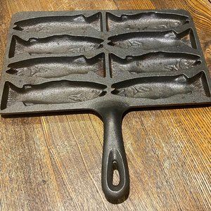 VINTAGE/RARE Cast Iron Pan w/ 8 Salmon Trout